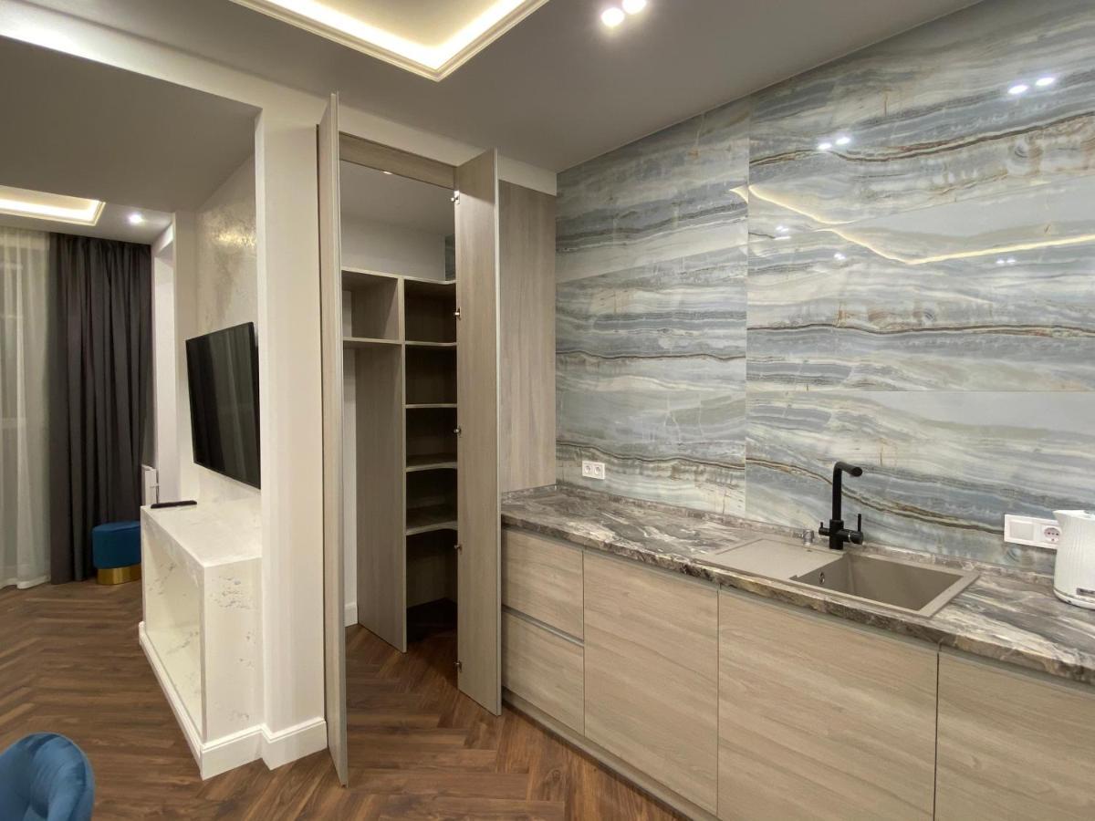 Modern Classic 2 Bedroom Apartment Near Most City Dnipro Eksteriør billede