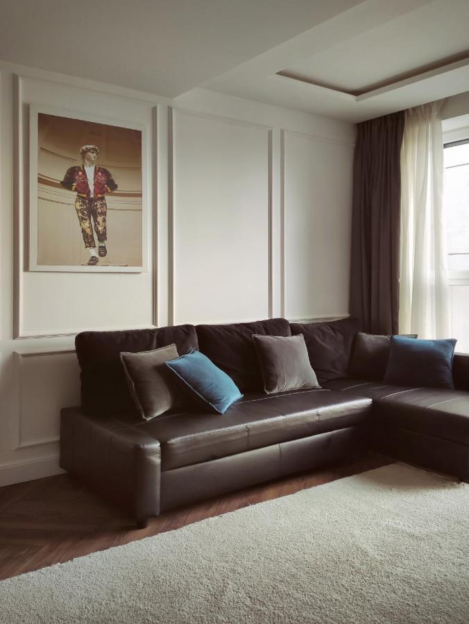 Modern Classic 2 Bedroom Apartment Near Most City Dnipro Eksteriør billede