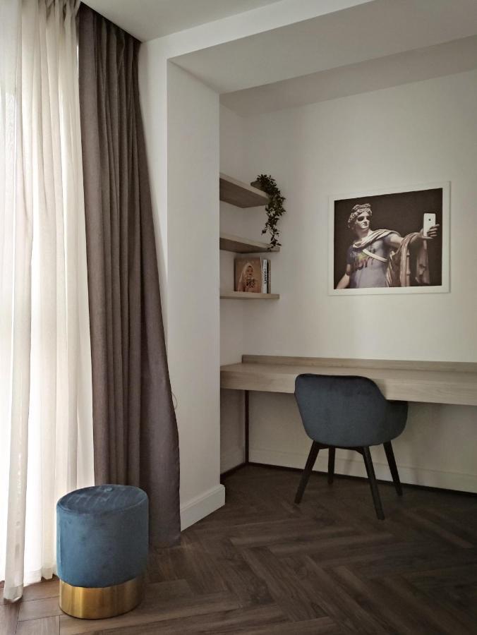 Modern Classic 2 Bedroom Apartment Near Most City Dnipro Eksteriør billede